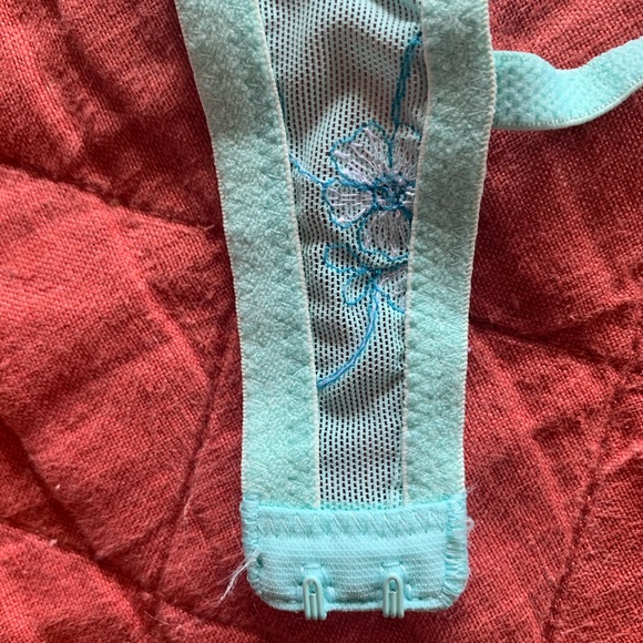 VS bra bundle - Picture 6 of 12